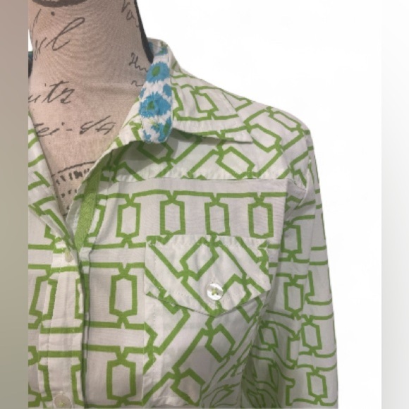 Tizzie Button-Back Geometric Print Shirt Size Large EUC - Picture 6 of 8